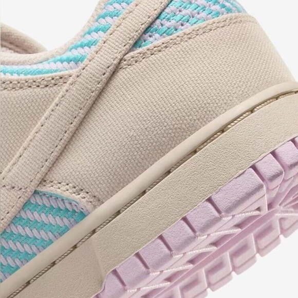 Nike🔥 dunks
Heat wave
Brand new
*rare
NWOT - Picture 11 of 13